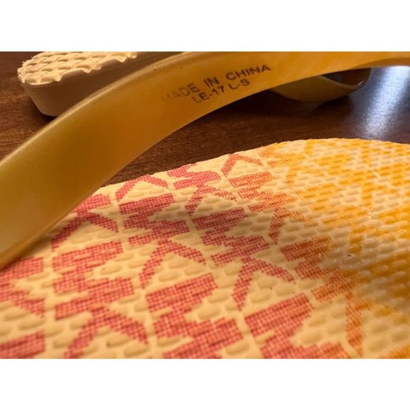 Michael Kors Girls' Endine Citrus Flip Flop Sandals - Picture 7 of 12